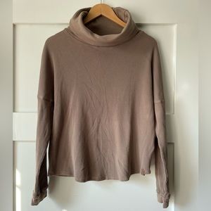 🇨🇦 Roots • Thermal cowl neck longsleeve • Size M